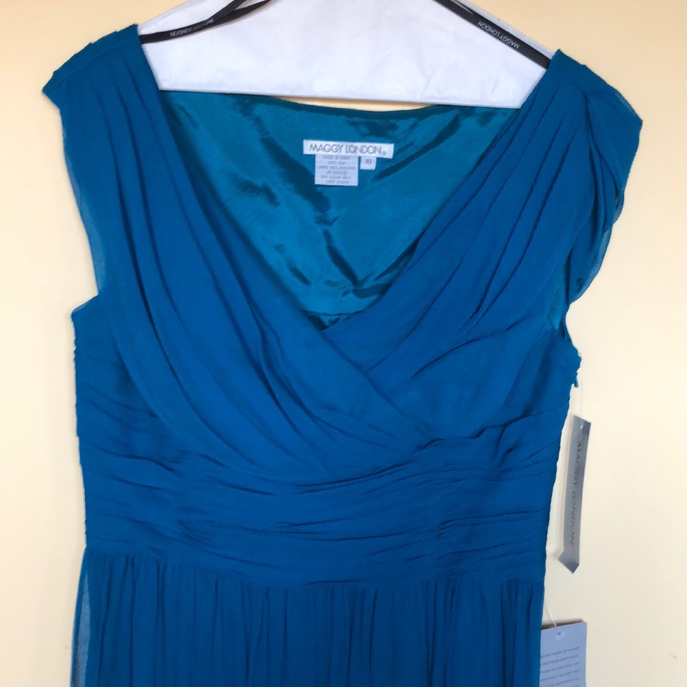 NWT Flowy Maggy London Dress